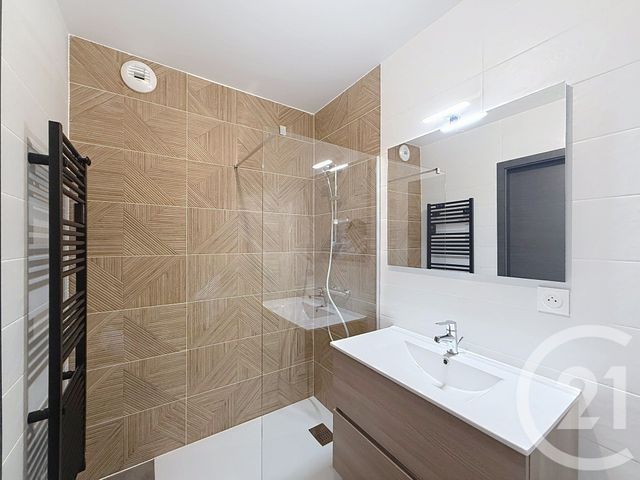 Appartement à vendre - 4 pièces - 84.45 m2 - TANINGES - 74 - RHONE-ALPES - Century 21 Vilminot Immobilier