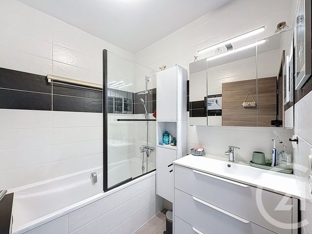 Appartement F4 à vendre - 5 pièces - 104.68 m2 - TANINGES - 74 - RHONE-ALPES - Century 21 Vilminot Immobilier