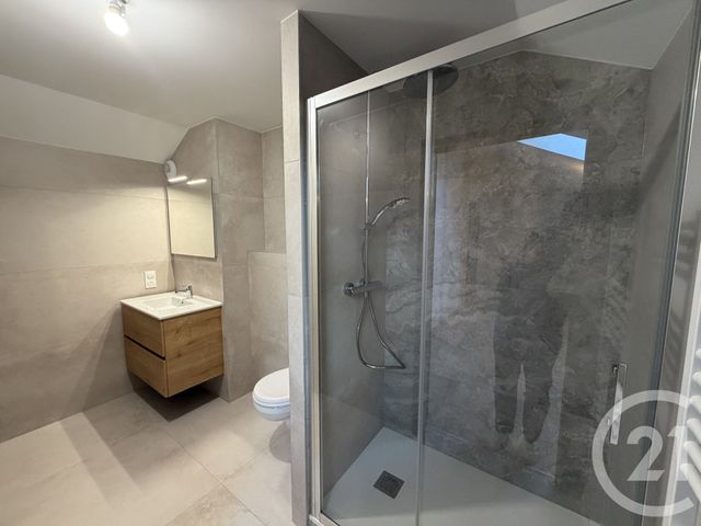 Appartement T4 à louer - 4 pièces - 84.21 m2 - TANINGES - 74 - RHONE-ALPES - Century 21 Vilminot Immobilier