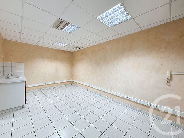 Appartement Local à vendre - 8 pièces - 143.79 m2 - TANINGES - 74 - RHONE-ALPES - Century 21 Vilminot Immobilier