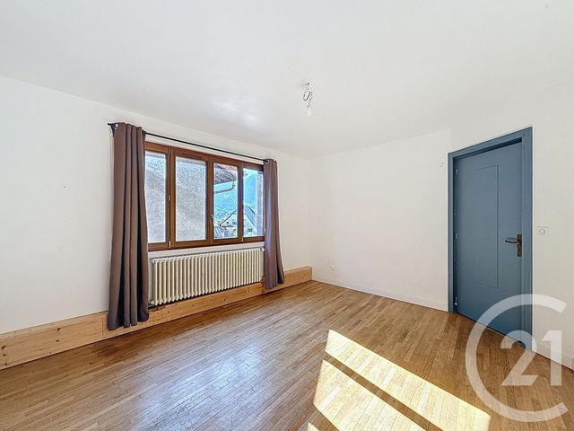 Appartement T5 à louer - 6 pièces - 133.0 m2 - TANINGES - 74 - RHONE-ALPES - Century 21 Vilminot Immobilier