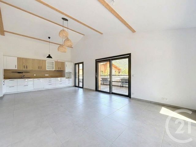 Appartement F4 à vendre - 5 pièces - 104.68 m2 - TANINGES - 74 - RHONE-ALPES - Century 21 Vilminot Immobilier