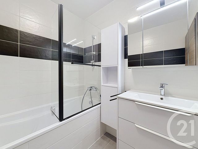 Appartement F4 à vendre - 5 pièces - 104.68 m2 - TANINGES - 74 - RHONE-ALPES - Century 21 Vilminot Immobilier