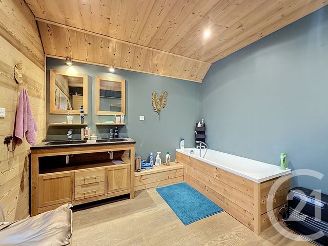 Appartement à vendre - 7 pièces - 186.0 m2 - TANINGES - 74 - RHONE-ALPES - Century 21 Vilminot Immobilier