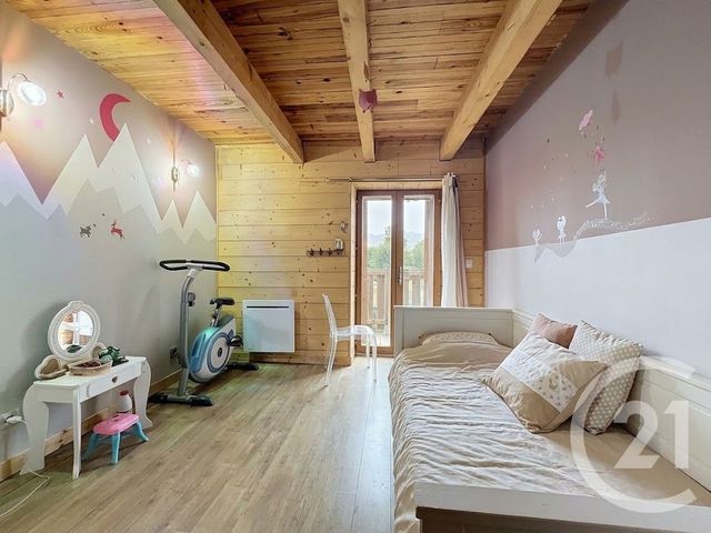 Appartement à vendre - 7 pièces - 186.0 m2 - TANINGES - 74 - RHONE-ALPES - Century 21 Vilminot Immobilier