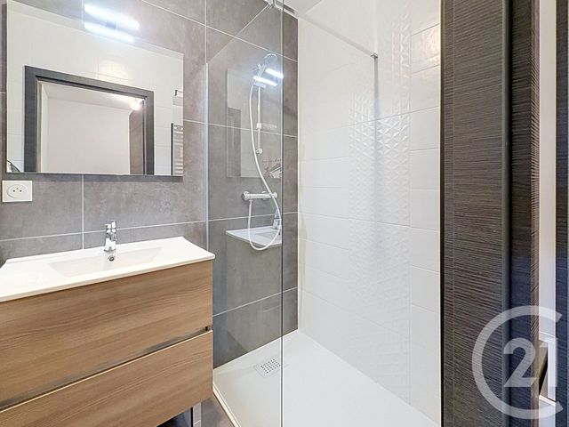 Appartement F4 à louer - 4 pièces - 84.45 m2 - TANINGES - 74 - RHONE-ALPES - Century 21 Vilminot Immobilier